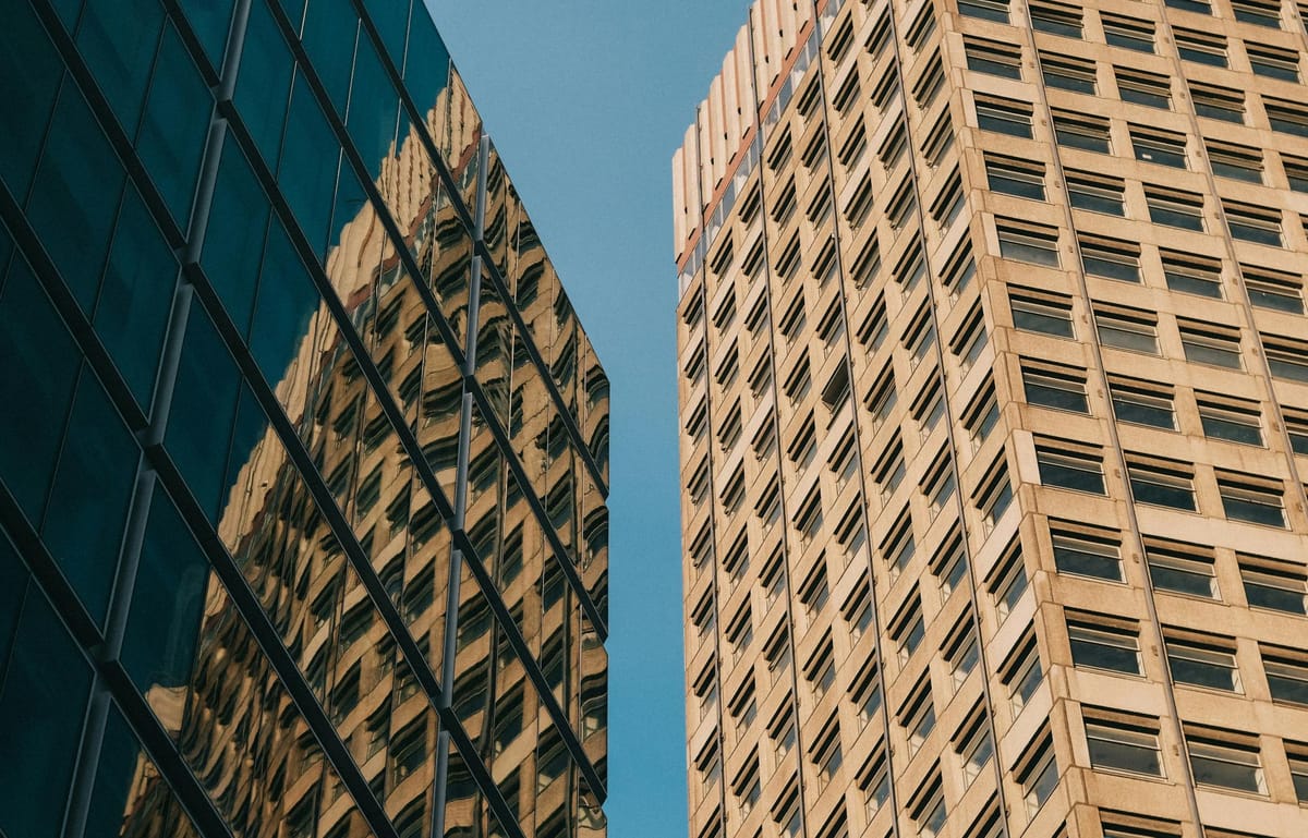 Comparison between internal and external audit